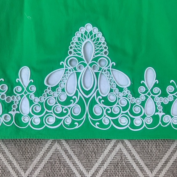 Lilly Pulitzer Delia green embroidered eyelet shift dress size 2 - Picture 9 of 9